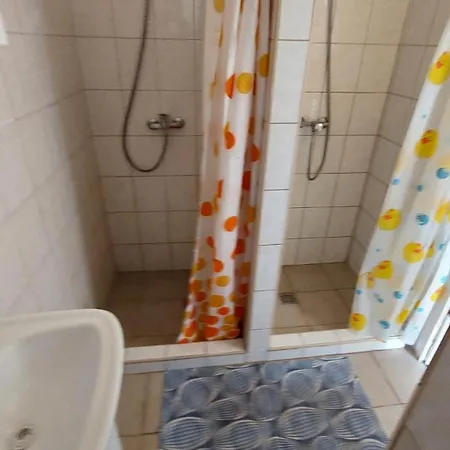 Tapolcai Δωμάτια σε οικογενειακή κατοικία Ταπόλκα
