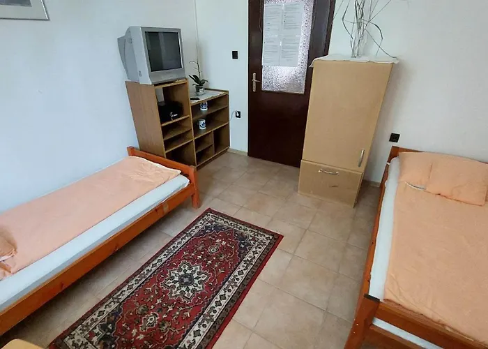 Tapolcai Gazde/Camere de închiriat *